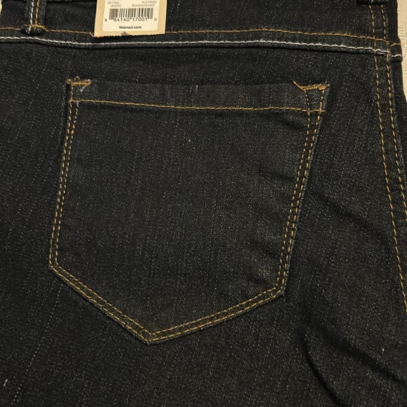 NWT novo crop - Picture 2 of 8